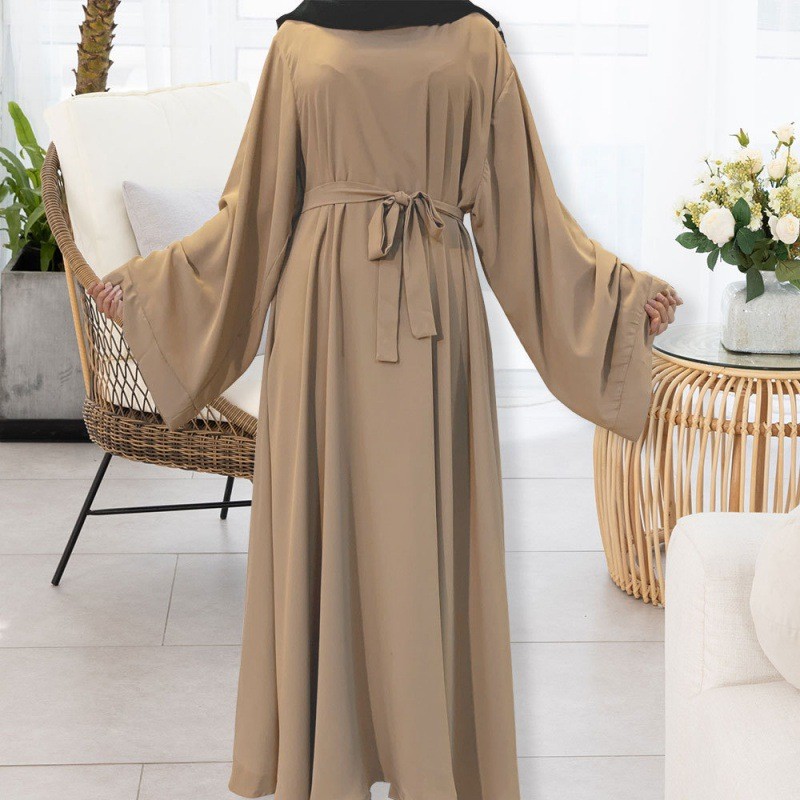 Customized or purchased Arab robes for Muslim Hijab Dress women during Ramadan