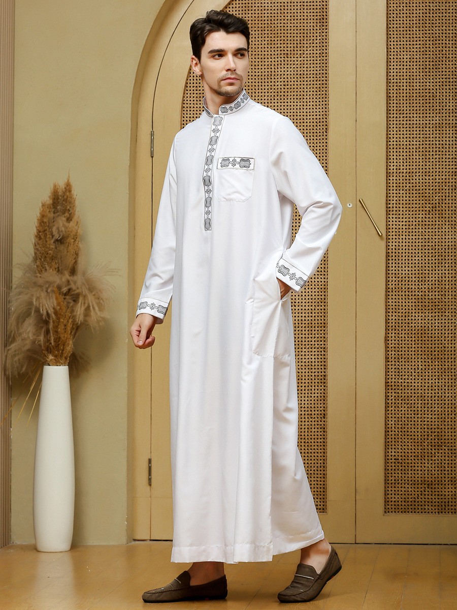 Customized or purchased Islamic men's polyester cotton solid color Pakistani Arab Muslim robe