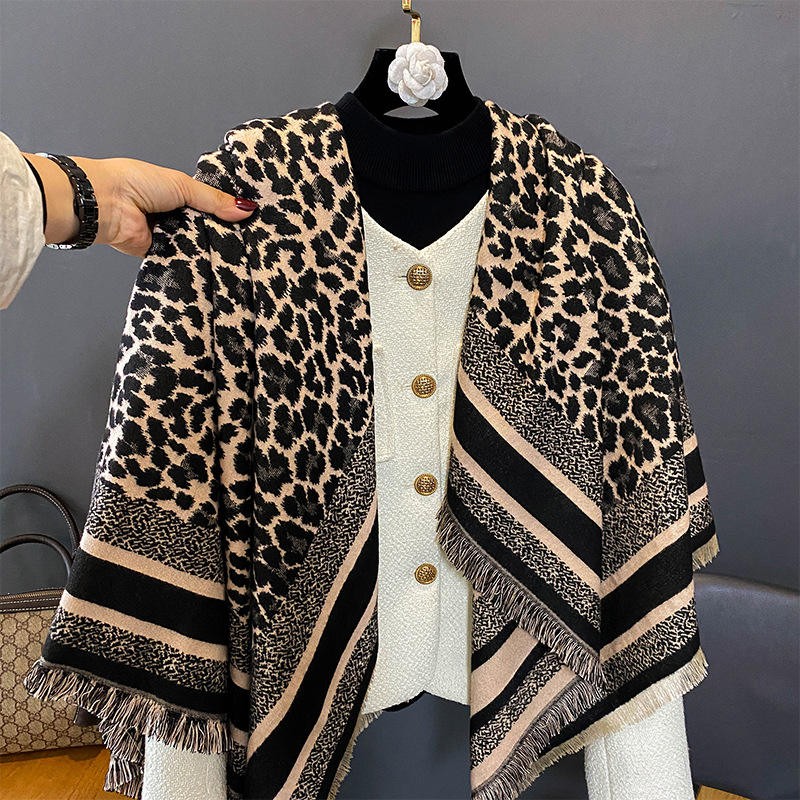 Popular hot selling fashionable leopard print Turkish cashmere double-sided thickened warm shawl sca