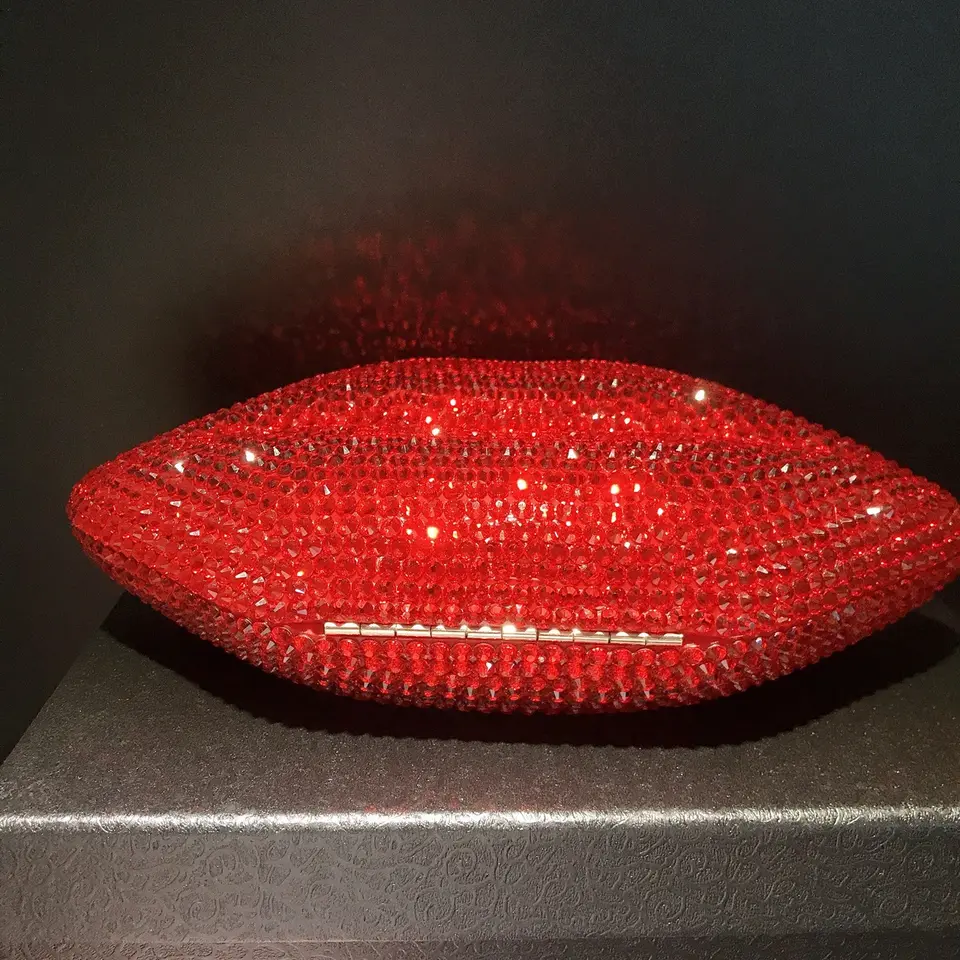 Stylish Shiny Obsessive Full Rhinestone Red Lip Clutch