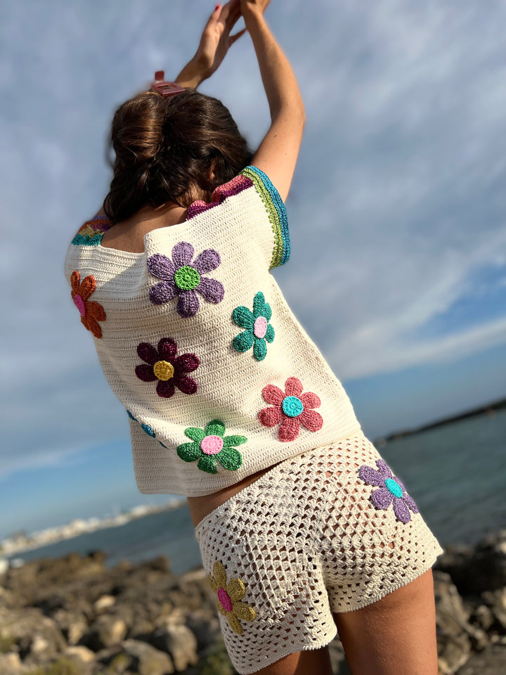 2023 Summer Custom Retro Handmade Crochet Hollow Short Sleeved Top 2 Piece Suit Shorts Knitted Women Sweater